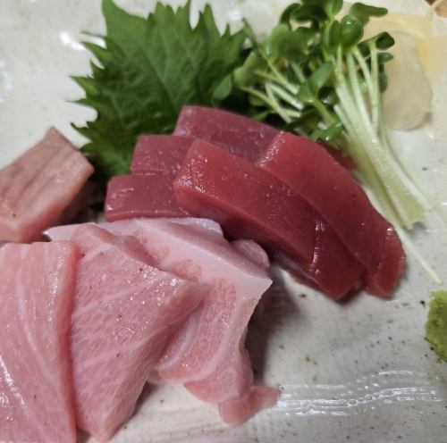 本日のオススメ料理各種[久自慢の新鮮なお造り]