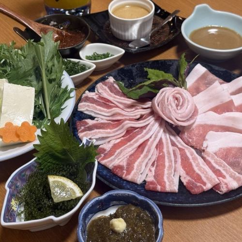 【島の食材をふんだんに使用☆】《郷土料理、炉端焼き、炭焼き料理など》オススメ料理が盛りだくさん！