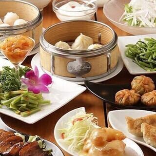 小籠包や蒸し餃子、おすすめ料理2品など◆紅緑灯コース(ほんりゅうどんコース)◆