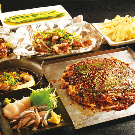 Famous local Hiroshima-yaki restaurant ☆ Good access, 5 minutes walk from Hirabari Station ☆ Parking available
