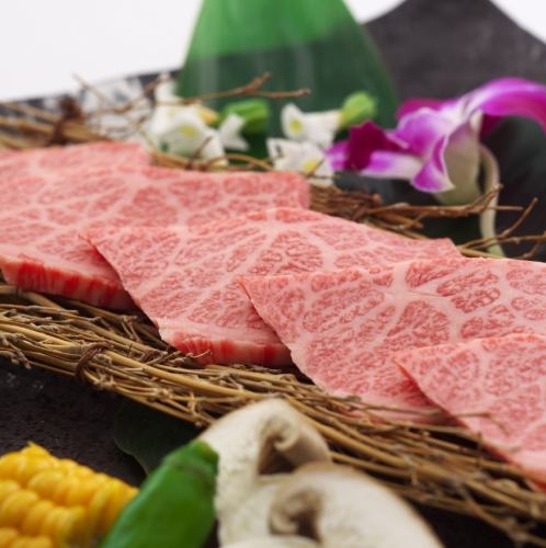 Kuroge Wagyu beef top loin 2,500 yen (tax included) Enjoy the finest meat.