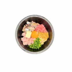 まぐろとさばの海鮮石焼ガーリックバター炒飯