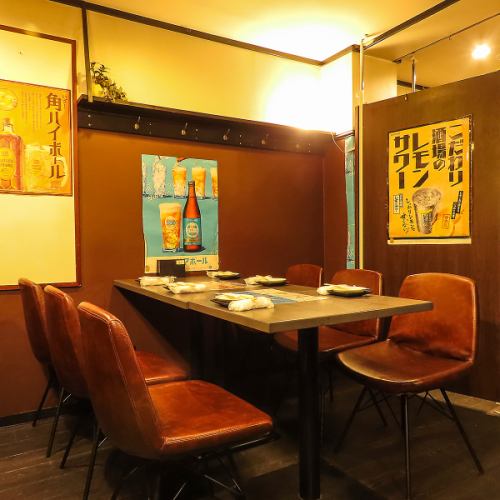 提供可容纳 8 至 30 人的私人包间!