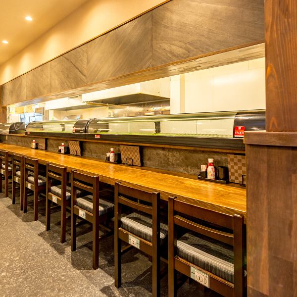 [There is a counter seat] The open kitchen counter is recommended for singles and for dates as well! It is an extraordinary space where you can enjoy meals side by side.The counter can be used for up to 10 people.