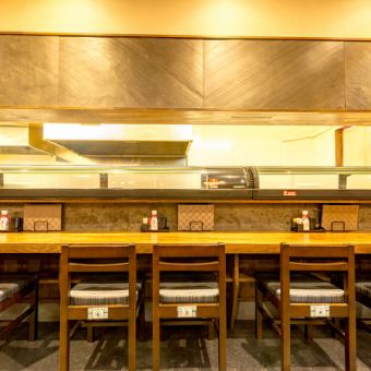 [There is a counter] The counter seat is an open kitchen in front of you, so you can enjoy the realism! Side by side special seats are also recommended for dates ♪