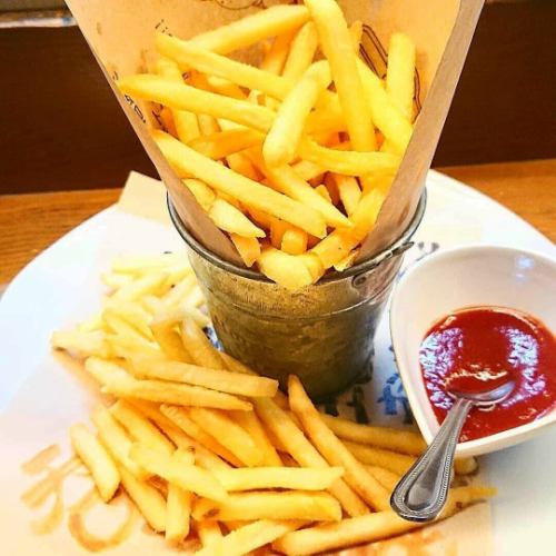 みんなで・・・山盛ポテトフライ