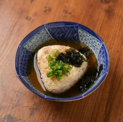 Grilled rice balls served with dashi stock