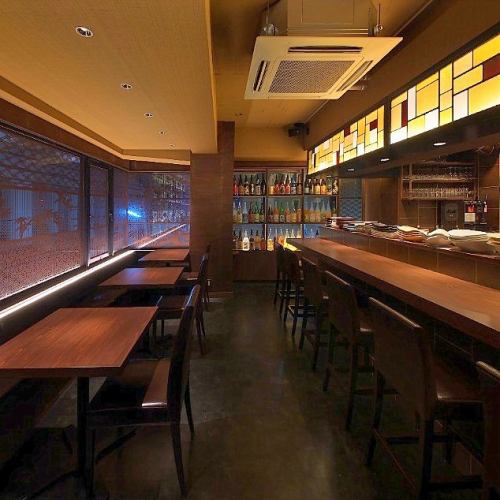 <p>商店内开着大窗户◎可以将桌子座位组合在一起，因此我们可以接受与很多人一起参加的活动，派对和宴会！请与我们联系♪</p>