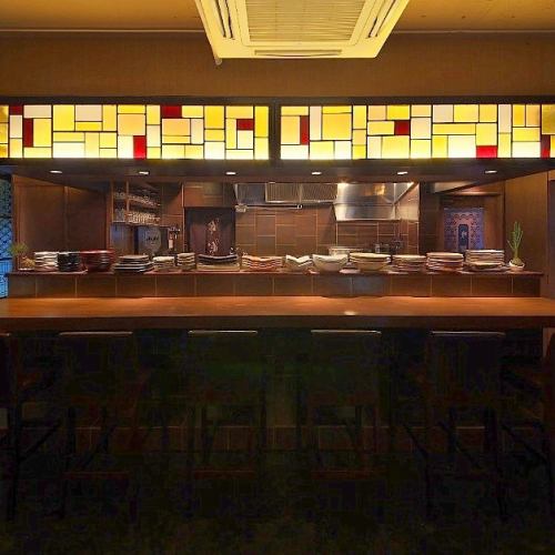 <p>有桌子和柜台座位！在商店的后面有本地清酒展示◎您可以享受气氛♪将举行清酒品尝活动，因此随时检查现场☆★</p>