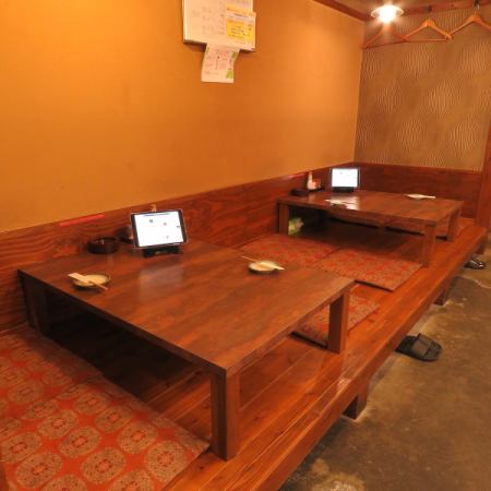 The relaxing sunken kotatsu seats on the first floor are for 4 or 8 people.