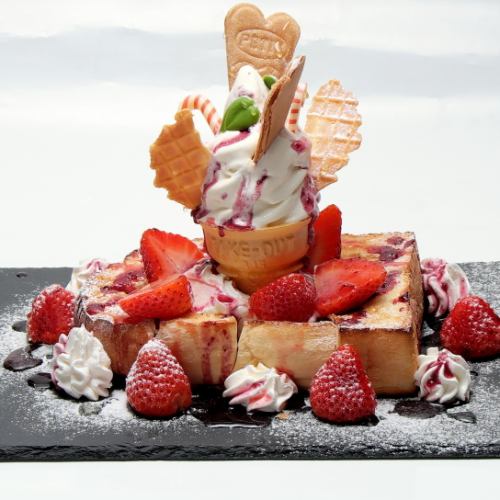 草莓蜂蜜吐司凍糕