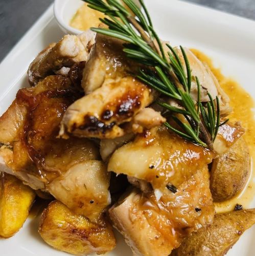 Young chicken thigh with devilish onion sauce