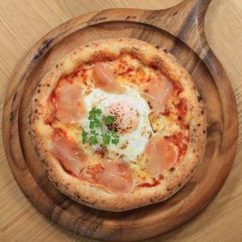 Soft-boiled egg and prosciutto "Bismarck"