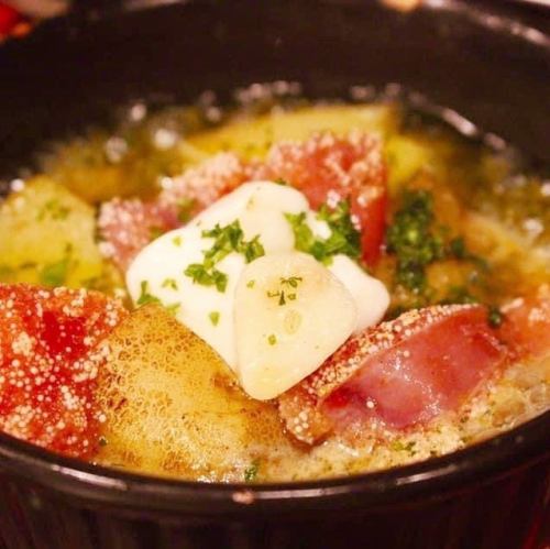 信州産しめじと明太子のチーズアヒージョ