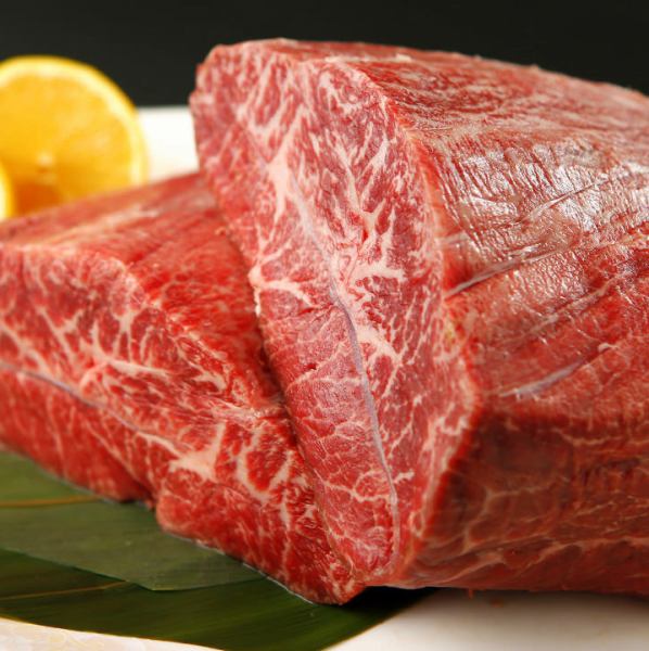 [新鮮度極佳] 高級套餐使用精選國產牛肉。