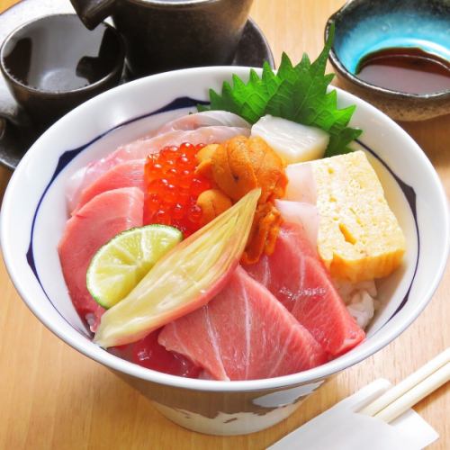 ■自慢の海鮮丼■