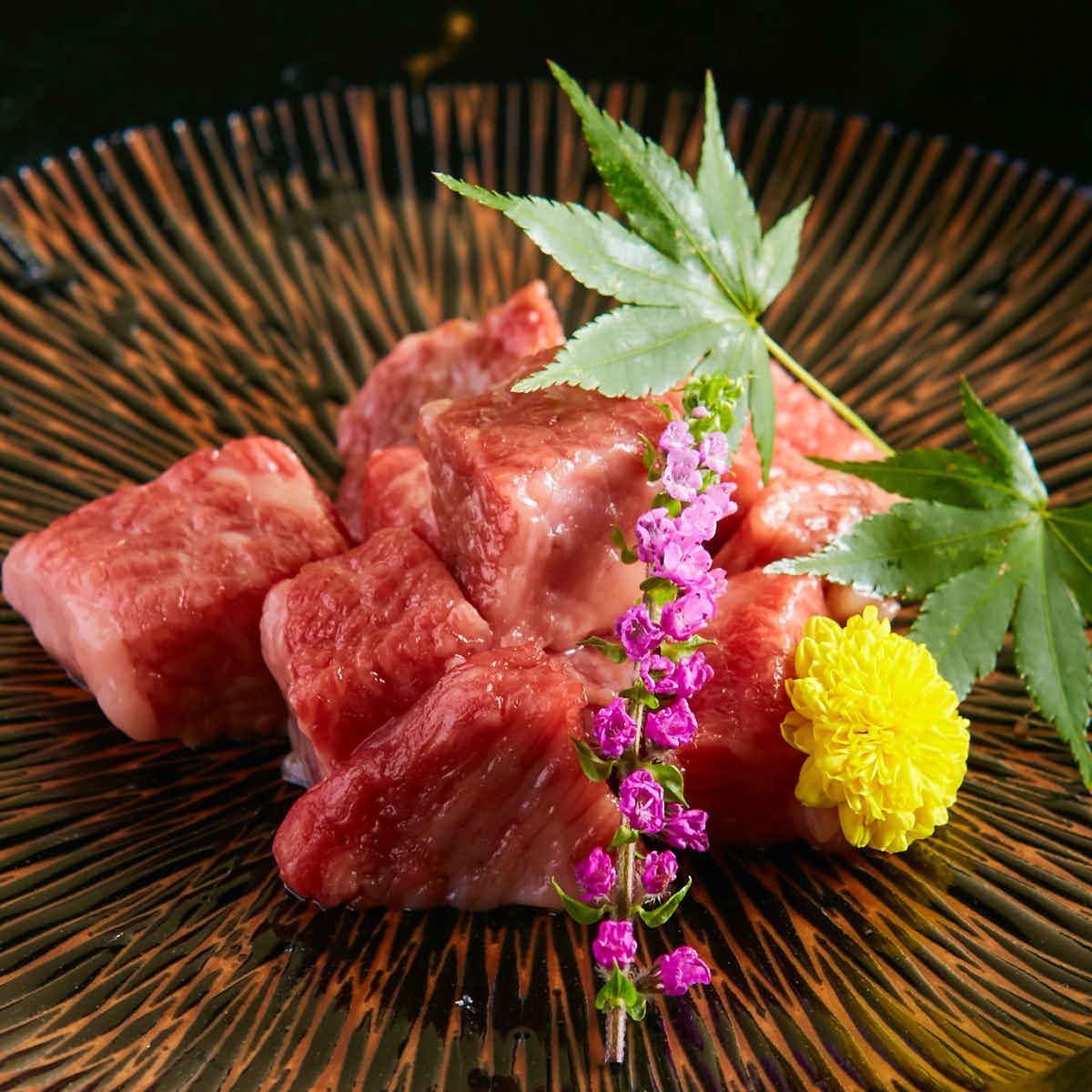 完全個室もございます！自慢のお肉料理をお楽しみください！