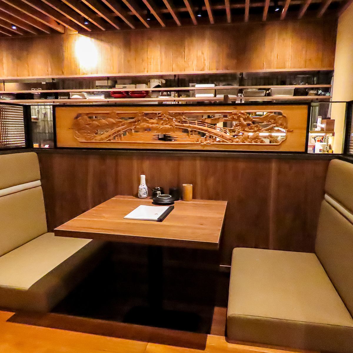 木を基調とした空間でゆったりとお食事をお楽しみください♪