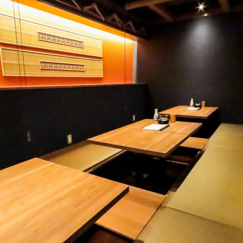 団体様でもゆったりとお座りいただける掘りごたつ席を完備しております