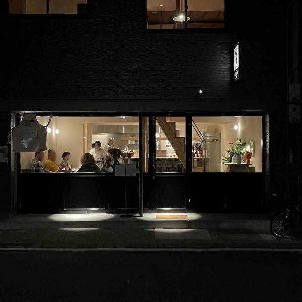≪アクセス情報≫阪急甲陽線『苦楽園口駅』より徒歩約1分の場所に位置する当店。駅からの道のりもわかりやすいので初めての方でも安心です！お一人様や少人数のお食事から、貸切利用まで幅広いシーンでご対応可能となっております♪