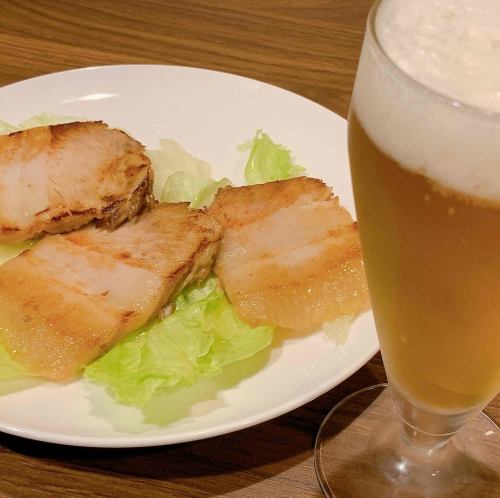 カウンターで一人酒も〇