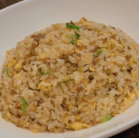 カフェの本気ピリ辛担々チャーハン&ランチ限定ミニサラダ付き