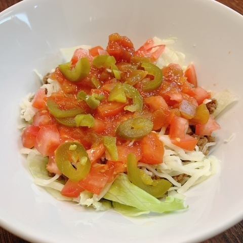 自家製牛ひき肉のタコライス
