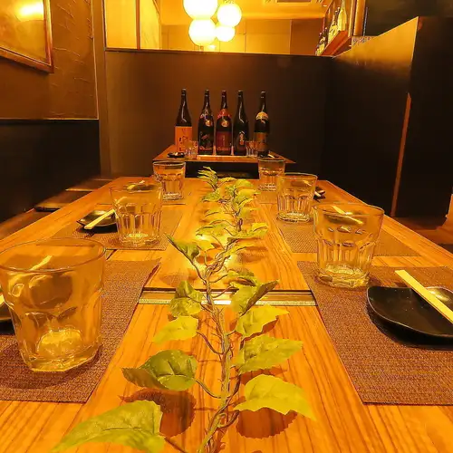 仕事終わりなど、飲みたい時にふらりと立ち寄れます♪おひとり様でも、友人と2人でサク飲みにもご利用いただけます。