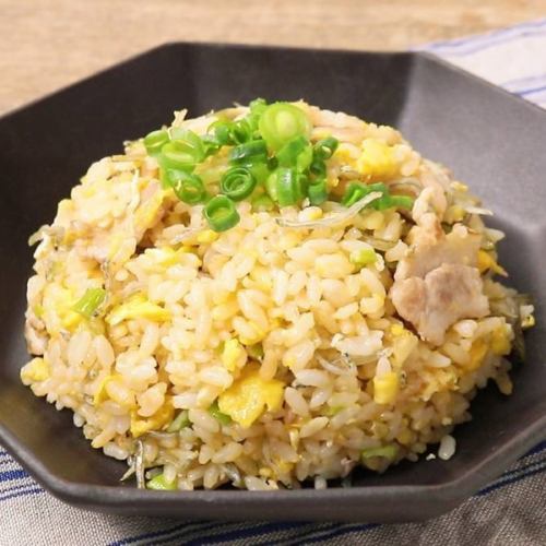 ネギ塩豚カルビチャーハン