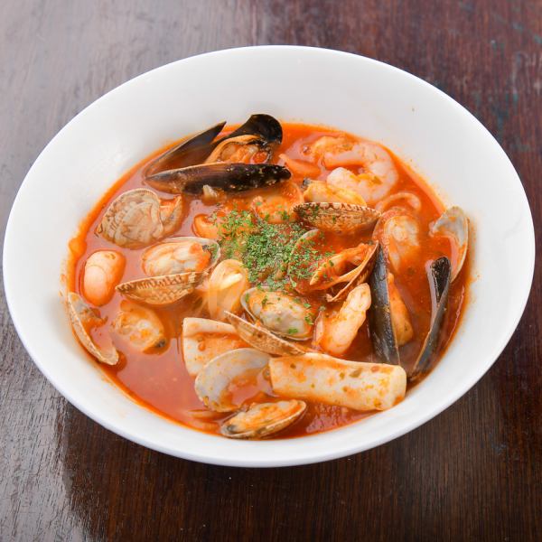 Plenty of seafood! Pescatore with concentrated seafood broth★
