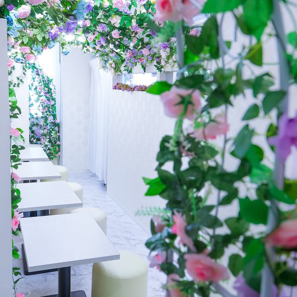 【落ち着いた雰囲気の店内でいつもよりちょっぴり贅沢な時間をお過ごしください◎】当店は半個室もご用意しておりますので、女子会やデートなど、大切な方とのプライベートな時間を心ゆくまでお楽しみいただけます♪ご予約をお待ちしております！