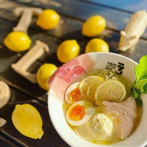 人気のラーメンは味もSNS映えもばっちり◎