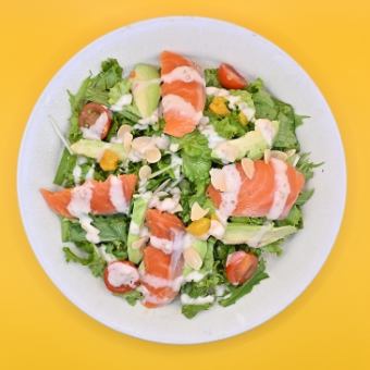 サーモンサラダ