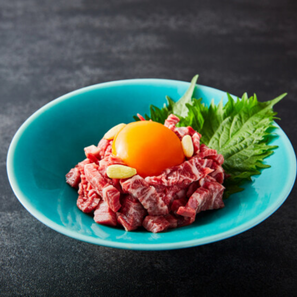 【大人気ユッケ◎】黒毛和牛を贅沢に使用！大人気★レアステーキのユッケ風