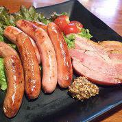 Grilled Iwanaka pork special coarsely ground sausage (1 piece)