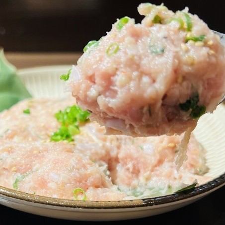 ★新名物「生つくね」の溶岩焼き★リピーター続出の大人気メニュー