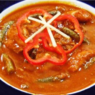 네 팔리 치킨 카레 Nepali Chicken curry