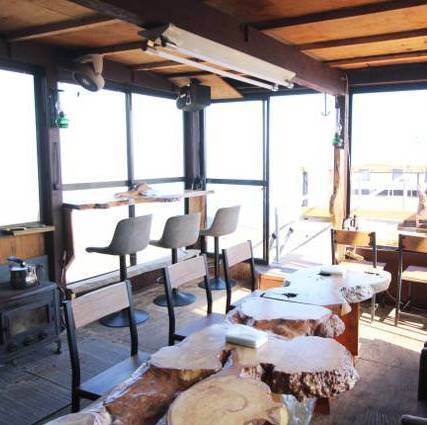 テラス席の眺望は絶景！自然を感じながらゆったり過ごせます♪