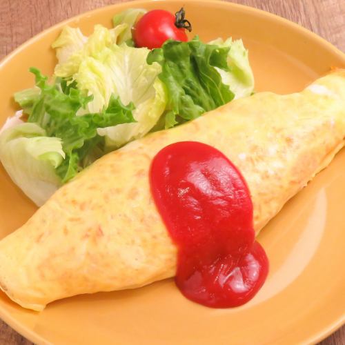 Traditional omelet rice (with salad)