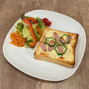 Pizza toast (with salad)