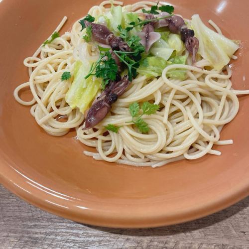 Current lunch information💁🏻‍♀️
A lunch
#Poached chicken
#Cafe de Paris butter

B Lunch → Today we have two special dishes🍝
#Eggplant and bacon pasta with tomato sauce
#Firefly squid and cabbage oil pasta

C lunch
#Bacon and spinach quiche
#Quiche Lorraine
#Limited quantity

#siamocafe #siamocafe #kasugaicity #kasugaicafe #kasugaicoffeeshop #morning #lunch #kasugaimorning #kasugailunch #kamijocho #sanrinsha #teppanyakinapolitan #teppanyakisoba #retroomeletterice #omeletterice #creamsoda #coffeefloat #bananajuice #citrussquash #citrushoney #cafeaulaitjelly #frenchtoast #frappe