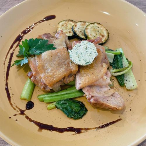 Current lunch information💁🏻‍♀️
A lunch
#Poached chicken
#Cafe de Paris butter

B Lunch → Today we have two special dishes🍝
#Eggplant and bacon pasta with tomato sauce
#Firefly squid and cabbage oil pasta

C lunch
#Bacon and spinach quiche
#Quiche Lorraine
#Limited quantity

#siamocafe #siamocafe #kasugaicity #kasugaicafe #kasugaicoffeeshop #morning #lunch #kasugaimorning #kasugailunch #kamijocho #sanrinsha #teppanyakinapolitan #teppanyakisoba #retroomeletterice #omeletterice #creamsoda #coffeefloat #bananajuice #citrussquash #citrushoney #cafeaulaitjelly #frenchtoast #frappe