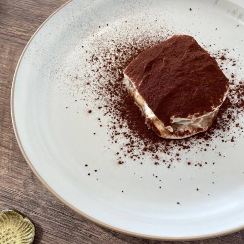 Current lunch information💁🏻‍♀️
A lunch
#sauteed pork
Honey Mustard Sauce

B lunch
#Tuna puttanesca
Slightly spicy pasta with olives, capers and tomatoes
You can also make it without the spiciness 🌶️

C lunch
#Bacon and spinach quiche
#Quiche Lorraine

[Homemade desserts]
☆Panna cotta
☆ Chocolate Gateau
☆Souffle cheesecake
☆Tiramisu

Apparently using lots of hashtags isn’t trendy anymore…because they’re not well known lol

#siamocafe #siamocafe #kasugaicity #kasugaicafe #kasugaicoffeeshop #morning #lunch #kasugaimorning #kasugailunch #kamijocho #sanrinsha #teppanyakinapolitan #teppanyakisoba #retroomeletterice #omeletterice #creamsoda #coffeefloat #float #bananajuice #citrussquash #citrushoney #cafeaulaitjelly #frenchtoast #shavedice #frappe