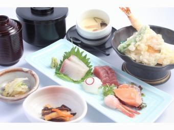 【ランチタイム】　　おすすめの『天ぷらお造り御膳』　