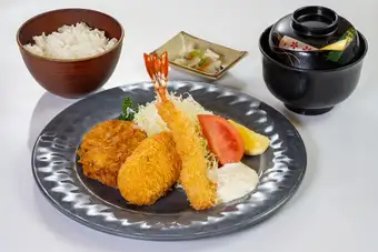 ミックスフライ定食