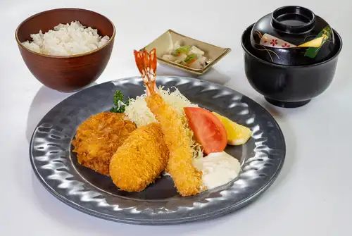 ミックスフライ定食