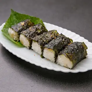 Sesame leaf rice balls (5 pieces) / Gukbap (Korean-style rice soup)