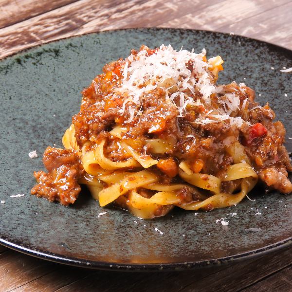 選べる嬉しさ♪種類豊富なパスタをご用意しております≪和牛の赤ワインラグー≫1,650円(税込)