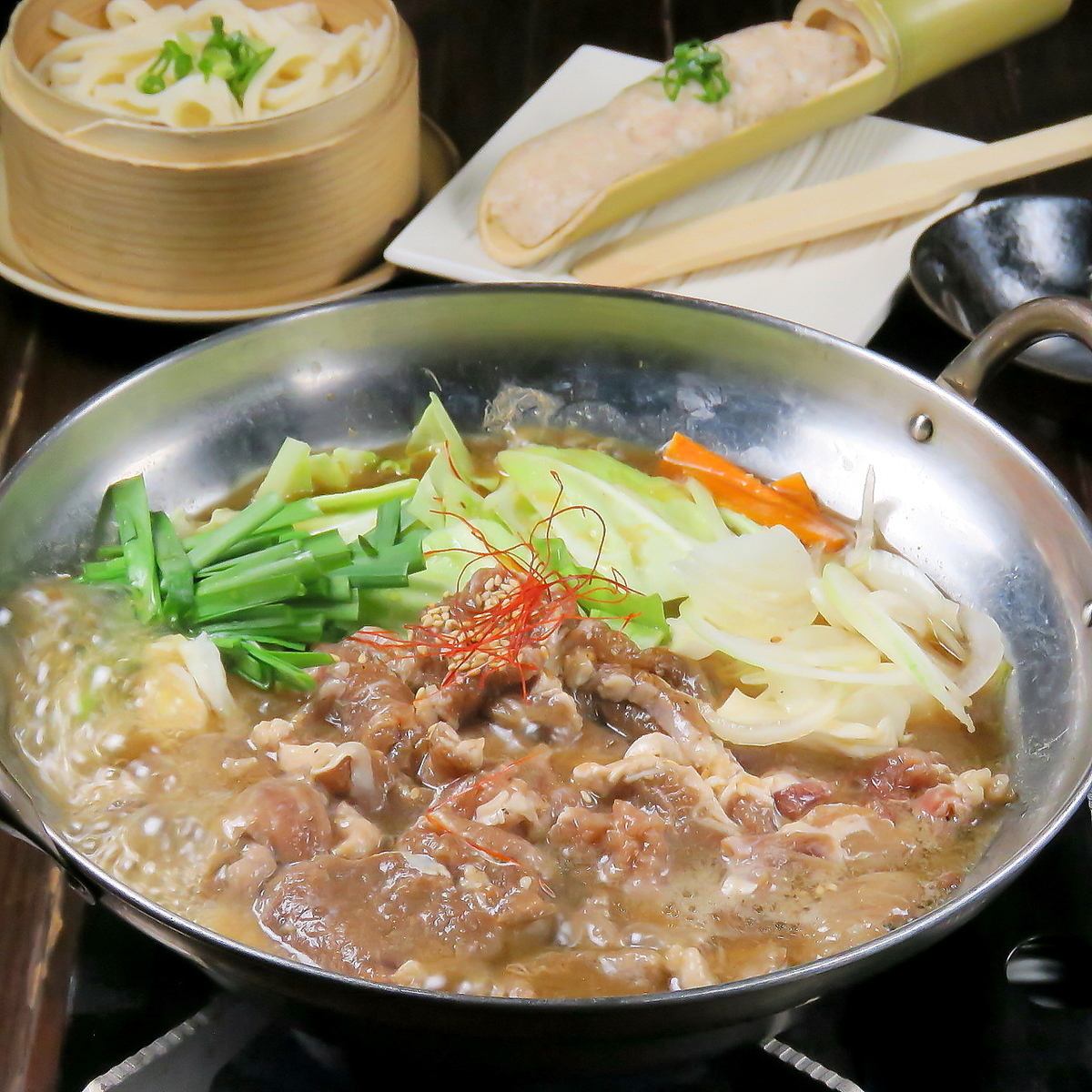 We offer courses such as the highly satisfying Genghis Khan hotpot and the salt-flavored raw meatball chanko hotpot!