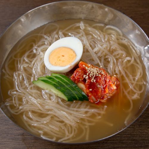 〆の韓国冷麺